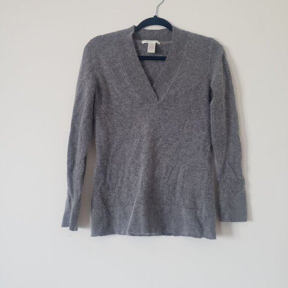 Sarah‎ Spencer Womens V Neck Gray Pullover Sweater Size S Angora Wool Blend - Picture 1 of 7